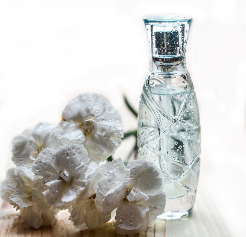 flowers, transparent, no people, freshness, cold temperature, perfume bottle, clear, perfume, white, gift, indoors, scent, 4K, close-up, aromatic, refreshment