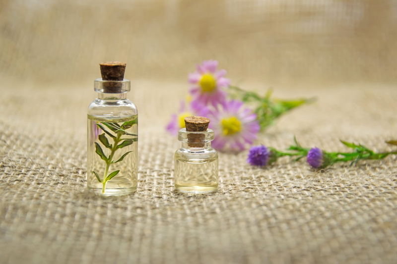 flower, close-up, plant, purple, bottle, oil, clear, glass - material, freshness, 4K, simplicity, flora, liquids, flowers, flowering plant, still life