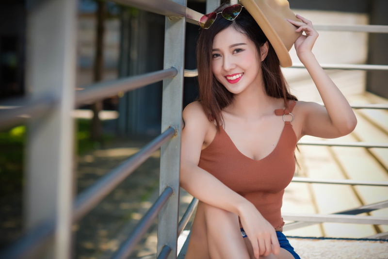 brunette, adult, beauty, long hair, women with hats, fashion, beautiful woman, women outdoors, smiling, young women, teenager, day, clothing, hair, hairstyle