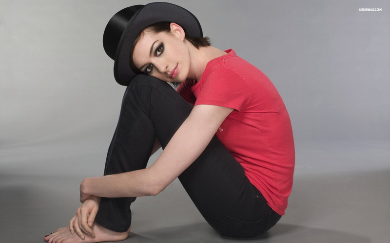 Anne Hathaway, top hat, black color, hairstyle, full length, lifestyles, clothing, anna, looking, fashion, looking at camera, young women, beautiful woman