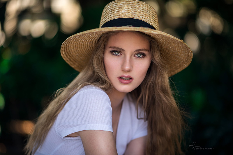 long hair, women outdoors, bokeh, hat, 1080P, Zubair Aslam, white tops, blonde, green eyes, face, portrait, women