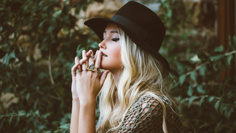 black, young adult, women, headshot, hairstyle, drinking, 4K, hair, knitted, hat, focus on foreground, beautiful woman, real people, lifestyles, holding