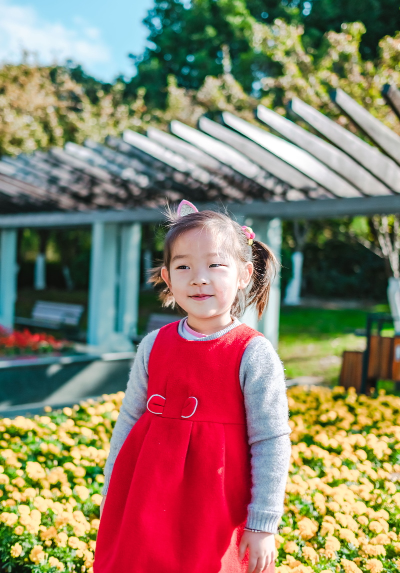 produce, lifestyles, front view, bazaar, girls, females, person, garden, citrus fruit, human, cute, market, red, real people, girl, one person, portrait