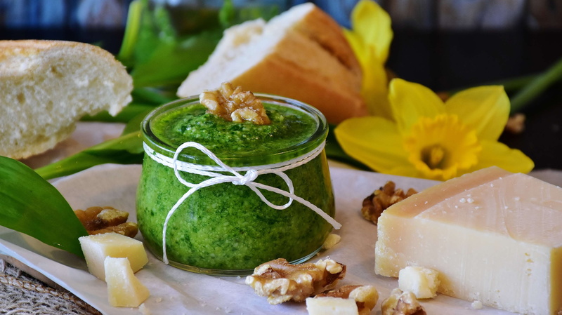 table, smell, garlic leaves, pesto, 4K, t, parmesan cheese, sweet food, cook, harbinger of spring, cheese, oil, food, parmesan, wellbeing, green color