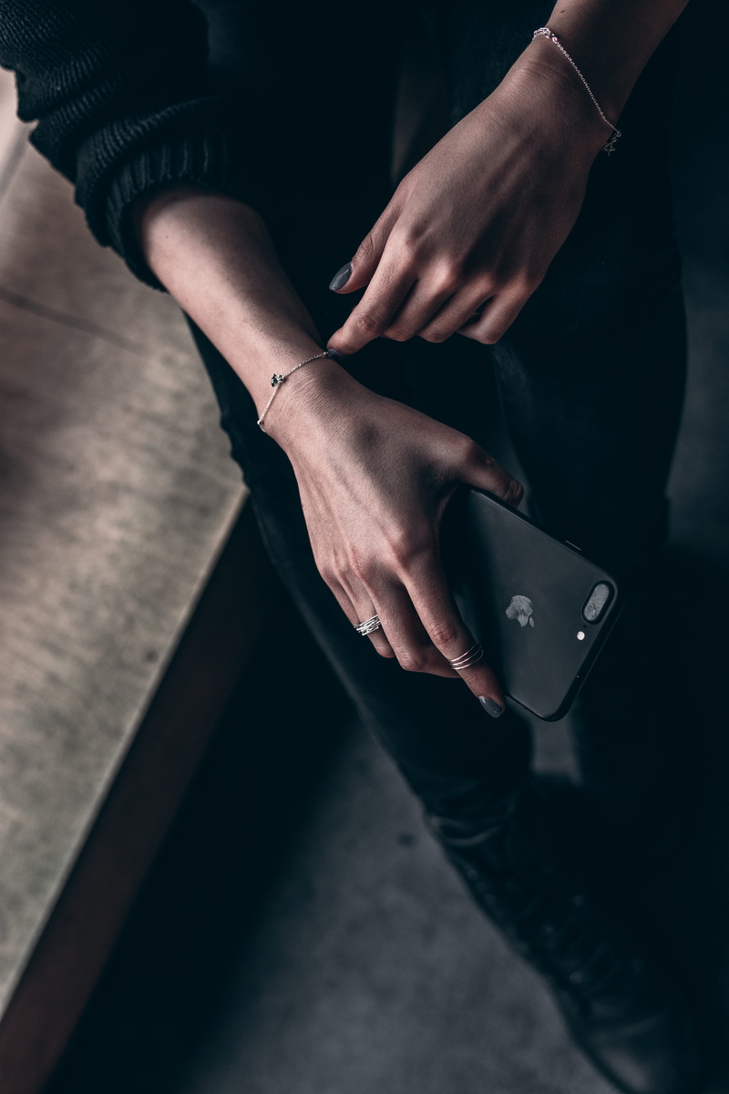 mobile Phone, close-up, matte, grey, technology, young Adult, business, woman, smartphone, tech, girl, camera, iphone, males, fashion, indie, adult, phone