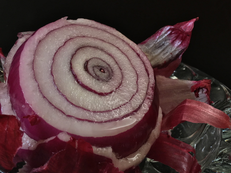 plant, pattern, onion long, indoors, salad, food and drink, day, nature, vegetables, close-up, flower head, red, healthy, food, still life, no people, onion