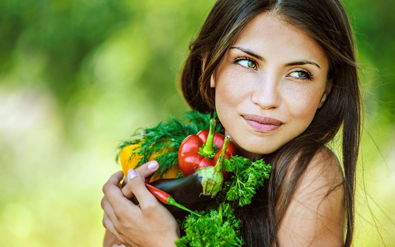 springtime, smile, portrait, healthy Eating, tomato, wellbeing, brown Hair, lettuce, beauty, toothy Smile, happiness, cute, fruit, caucasian Ethnicity