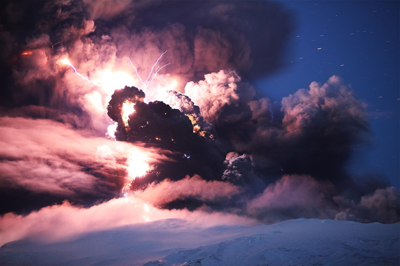 night, no people, tranquility, idyllic, volcano, cloud - sky, environment, scenics - nature, beauty in nature, eruptions, 720P, illuminated, smoke - physical structure