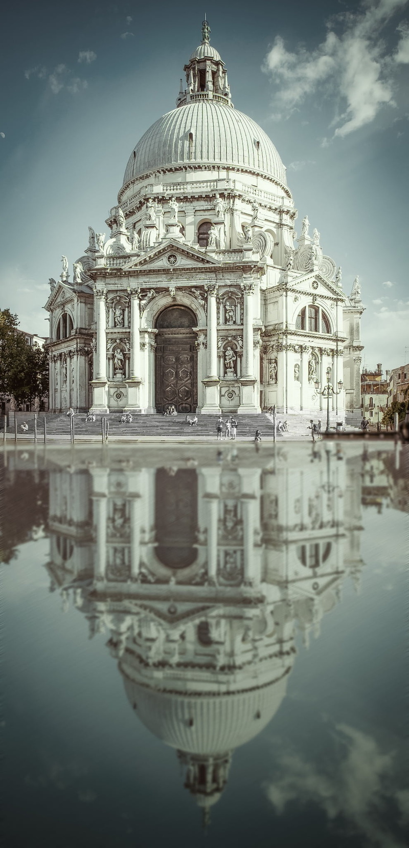 basilica, sky, the past, government, outdoors, water, dome, built structure, belief, city, travel destinations, waterfront, tourism, nature, structure
