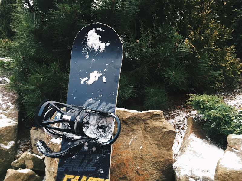 sunlight, communication, 2K, no people, riding, outdoors, damaged, extreme, nature, ski resort, ski, snow, tree, travel, green color, water, metal, solid