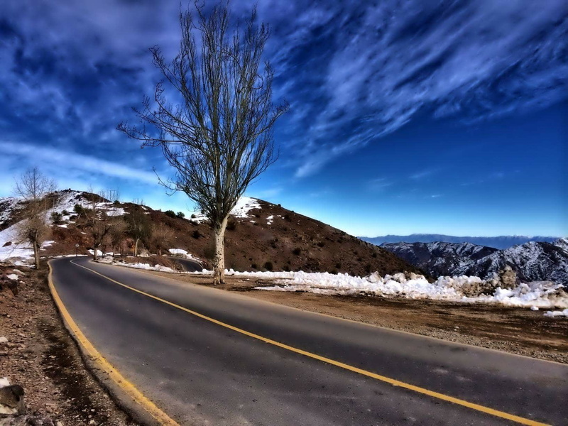 road, estrada, asphalt, highway, white sky, mountain, sky, coated, gray, snow, ubuntu, flickr, rocky, rocky mountains, 720P, winter, landscape, long, lubuntu