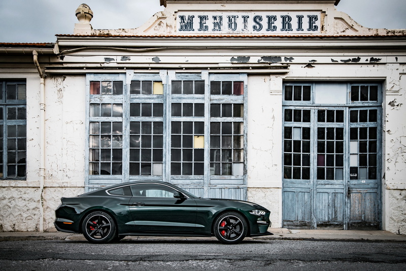 the building, 460 HP, 2018, Ford, fastback, V8, 2K, 5.0 L., Parking, Mustang Bullitt