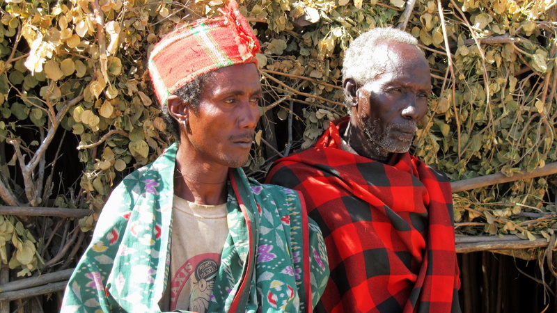 plant, mature men, real people, portrait, women, men, adult, nature, tribe, ethiopia, arbore, 4K, outdoors, looking at camera, waist up, togetherness