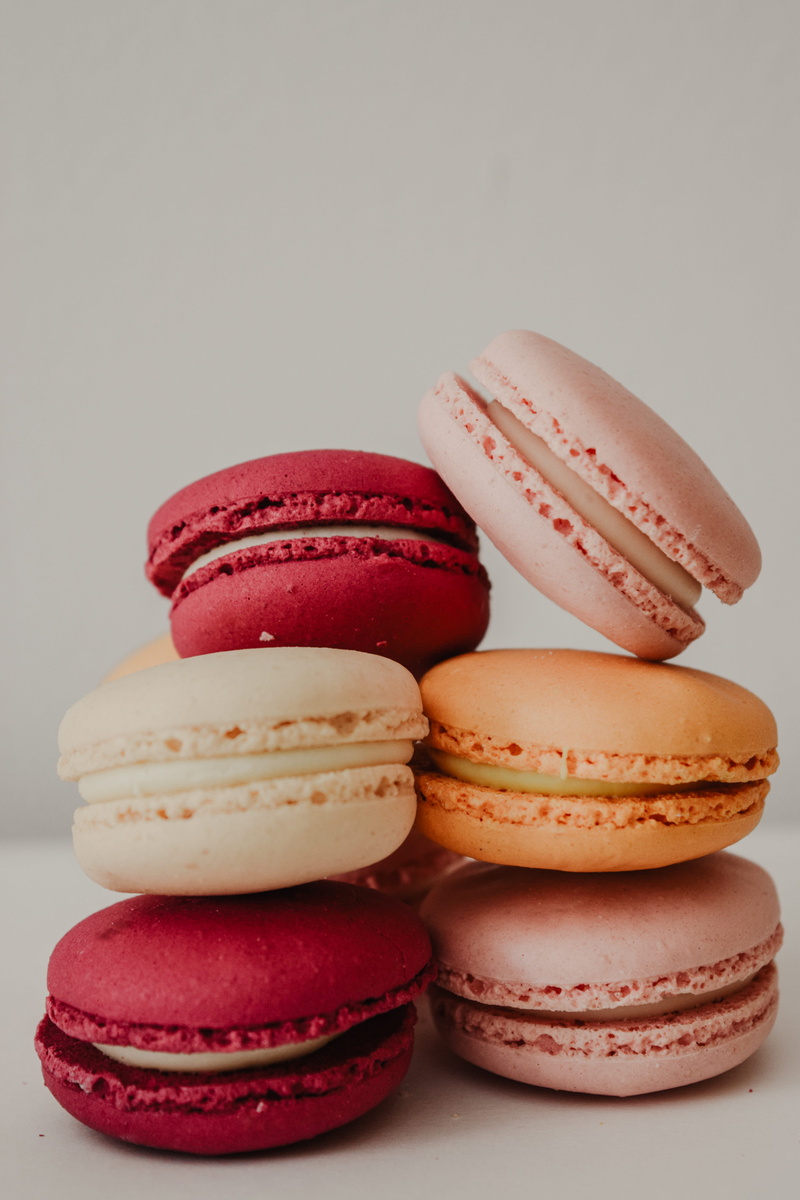 six, multi colored, sweet food, assorted, patissiere, cookie, macarons, indoors, variation, cake, close-up, macaroons, unhealthy eating, indulgence, temptation