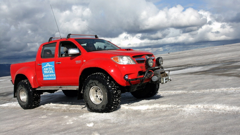 beauty in nature, snow, nature, transportation, blizzard, cold temperature, land vehicle, day, sports utility vehicle, environment, winter, toyota hilux