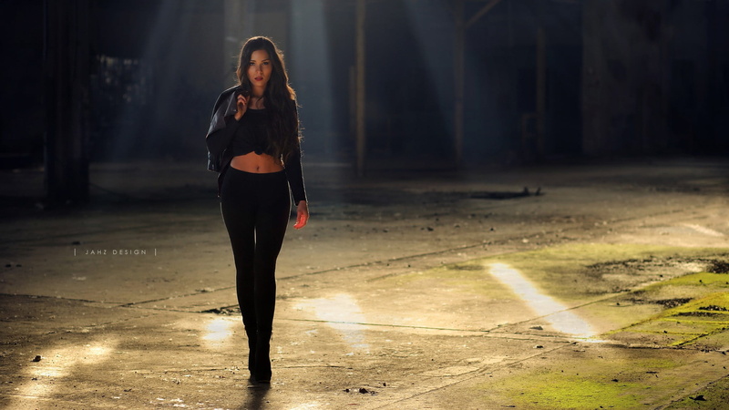 sport, Black clothes, women, real people, lifestyles, rain, leisure activity, focus on foreground, beautiful woman, young adult, standing, young women