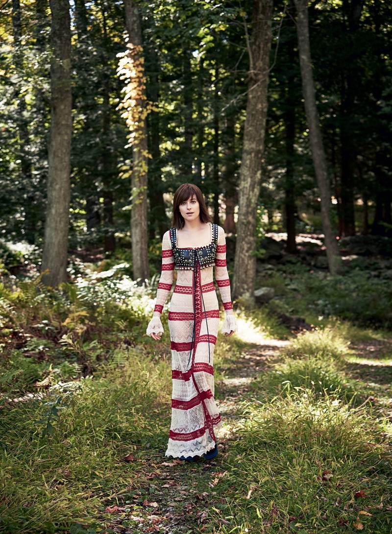 casual clothing, standing, trunk, 2K, day, looking at camera, one person, full length, smiling, Dakota Johnson, women, land, beautiful woman, nature, actress