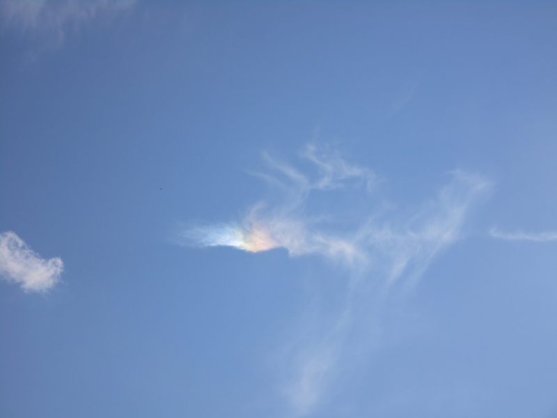 cloud - Sky, low angle view, backgrounds, meteorology, purity, light effect, reflection, no people, sundog, air, outdoors, atmosphere, wispy, weather, white color