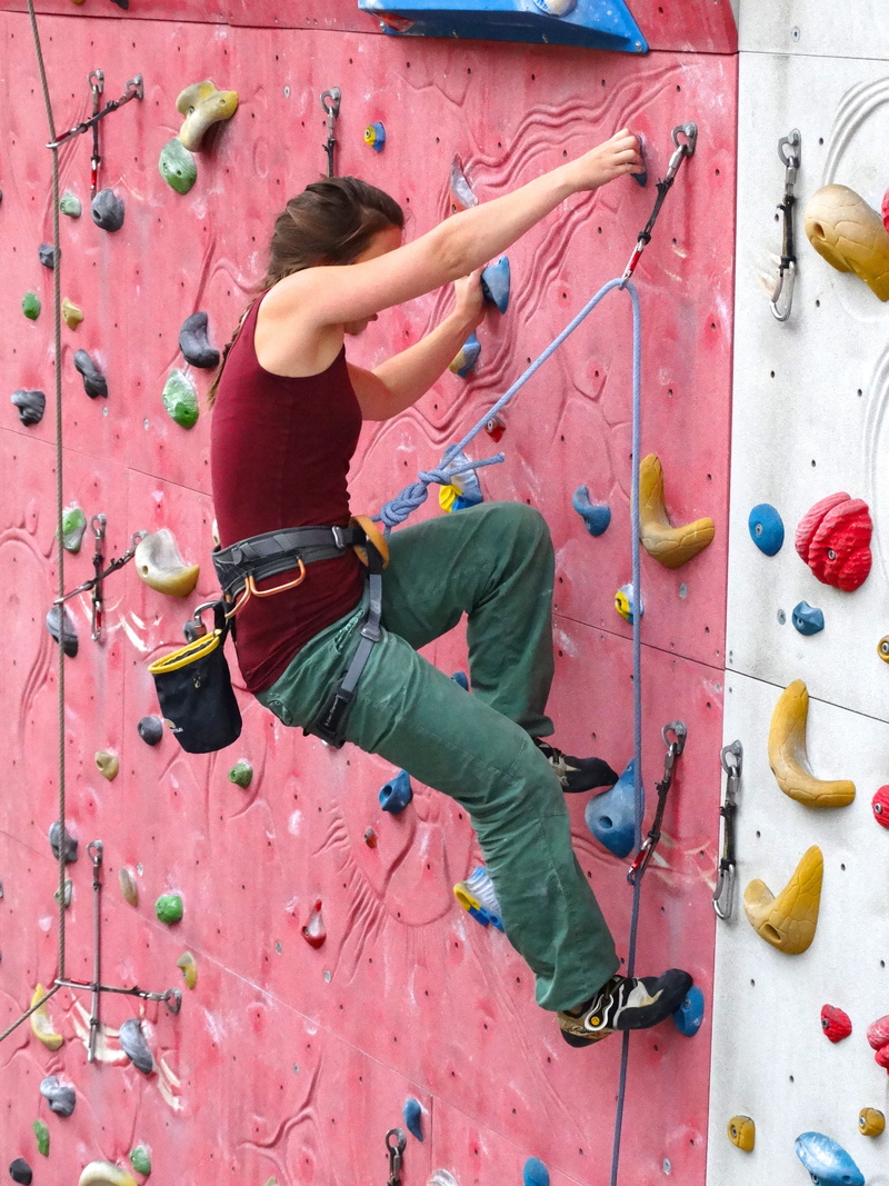 determination, men, climb, endurance, leisure activity, upgrade, rope, sports clothing, climber, lifestyles, challenge, people, arm strength, wall, photo