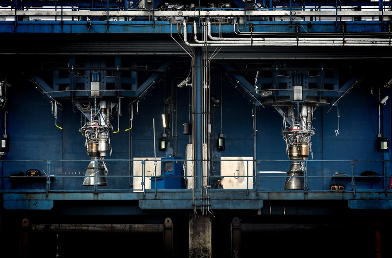 propulsion, train, Motors, building exterior, machinery, harbor, 1080P, lighting equipment, engines, train - vehicle, outdoors, industry, industries, mode of transportation