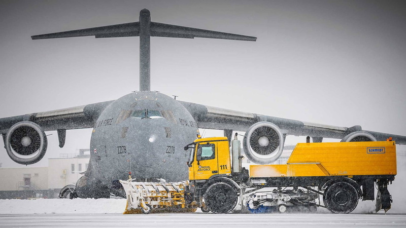 industry, black, outdoors, day, airplane, sky, wheel, machinery, no people, land vehicle, tool, 1080P, the past, power, history, winter, snow, nature