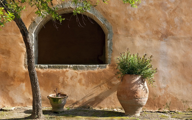 brown, well, summer, mediterranean, day, near, architecture, water, wall - building feature, shadow, entrance, old, crete, pot, potted plant, built structure