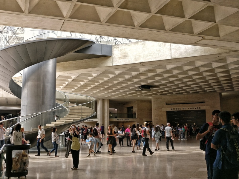 visit, museum, paris, grey, large group of people, history, adult, crowd, light, real people, architecture, tourism, musée, lifestyles, lumière, built structure