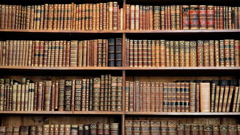 variation, bookshelf, large group of objects, full frame, old, no people, abundance, antique, indoors, dust, shelf, in a row, choice, 1080P, backgrounds
