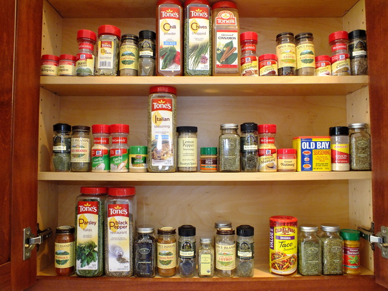 wooden, variation, food and drink, side by side, sale, text, storage, retail, assorted, multi colored, ingredient, spices, order, seasoning, organize, brown