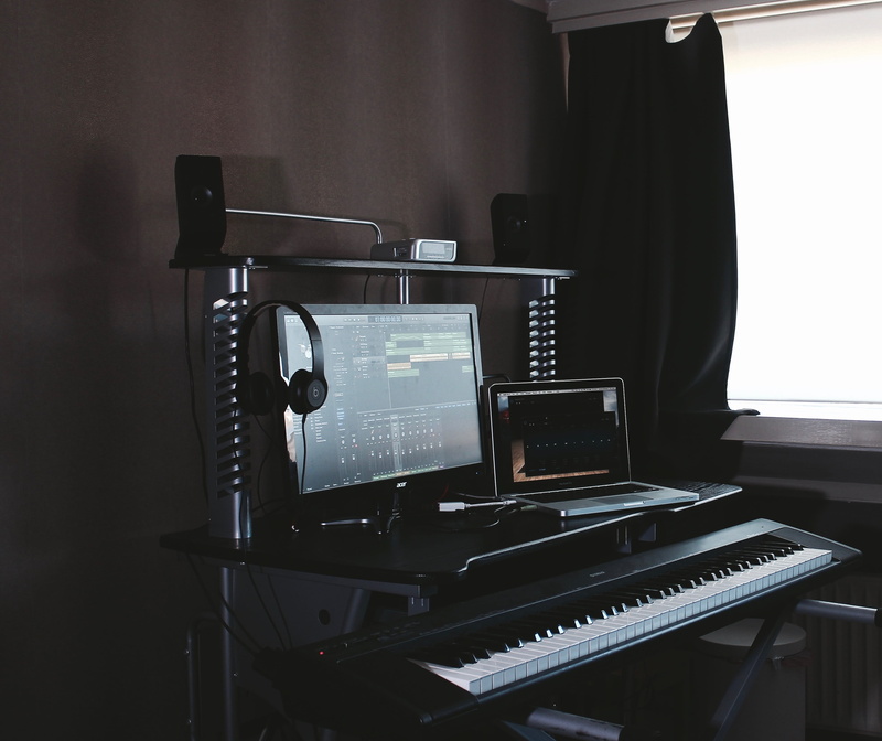 computer monitor, sound, reflective, time, keyboard, reflection, music, sound recording equipment, equipment, musical instrument, keyboard instrument, computer