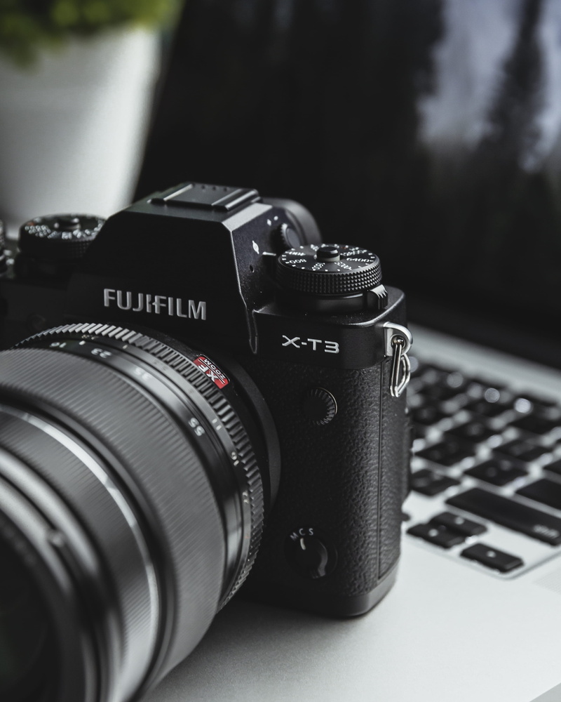 technology, black color, computer keyboard, modern, video camera, spoke, monitor, digital single-lens reflex camera, lcd screen, pc, still life, screen