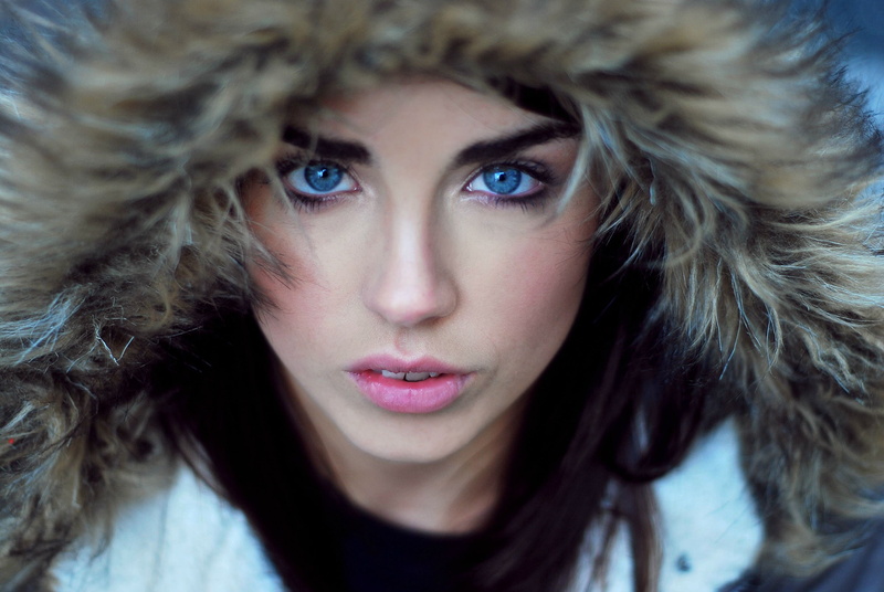 pink lipstick, looking at viewer, women outdoors, hoods, fluffy hat, 2K, blue eyes, Danielle Sharp, women