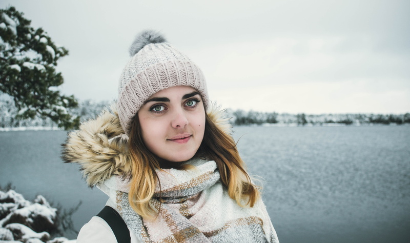 frozen, fashion, white, one person, season, leisure activity, frost, wear, cold temperature, outside, eyes, hat, jacket, hairstyle, warm clothing, tree