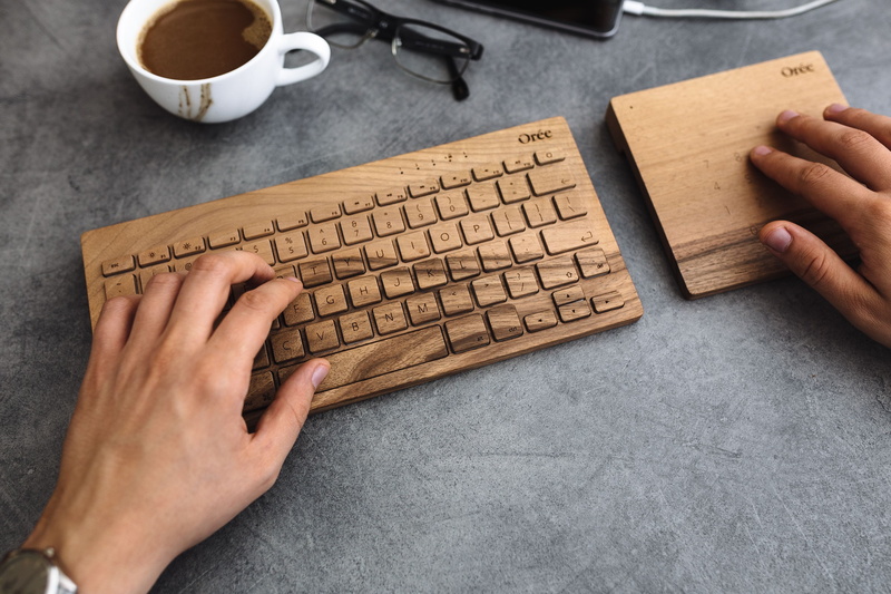 food and drink, refreshment, business, wooden keyboard, one Person, table, typing, wooden, adults only, workplace, working, people, holding, women, human body part