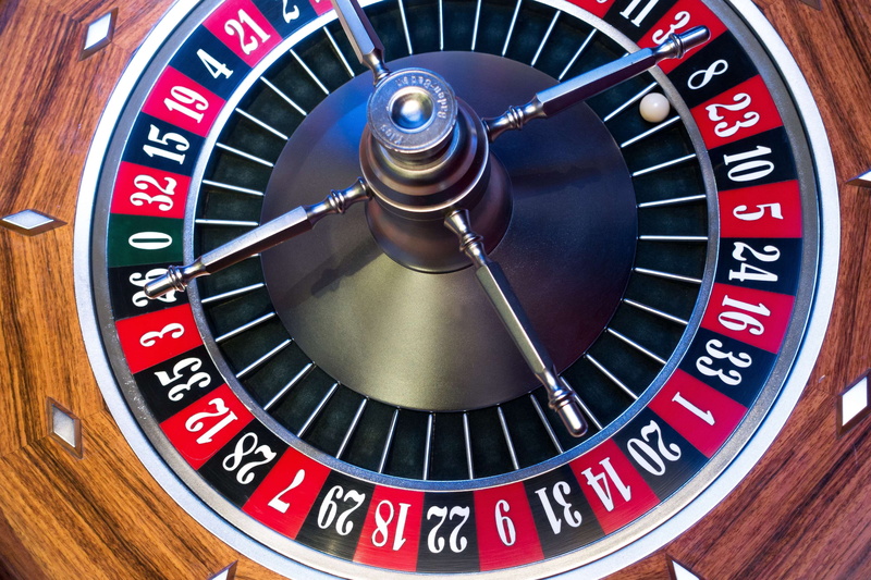 close-up, arts culture and entertainment, circle, luck, roulette, silver colored, technology, numbers, rotation, roulette wheel, leisure activity, no people