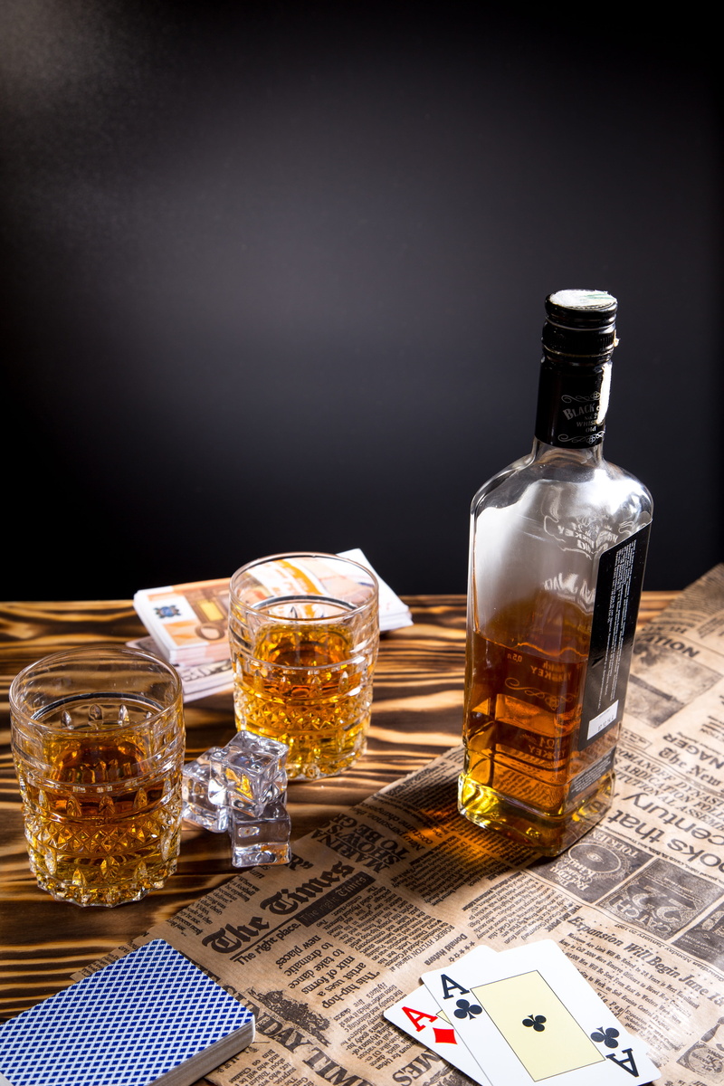 indoors, drink, close-up, no people, black background, alcohol, poker, good luck, freshness, glass, 5K, kush, drinking glass, bottle, container, whiskey
