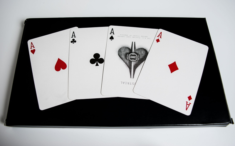 relaxation, blackjack, white background, poker - card game, indoors, lucky, studio shot, cards, clover, black background, risk, cut out, leisure activity