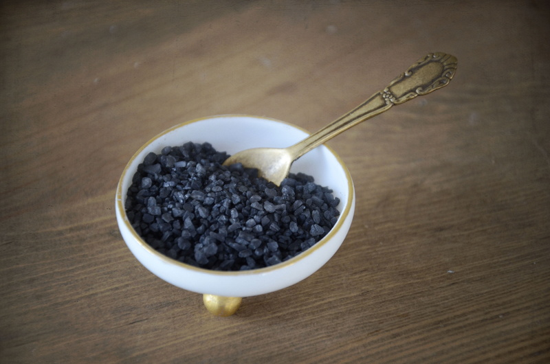 brown, breakfast, place, brass, charcoal, salt, crystals, fruit, black, ceramic, wood - material, meal, breakfast cereal, indoors, high angle view, teaspoon