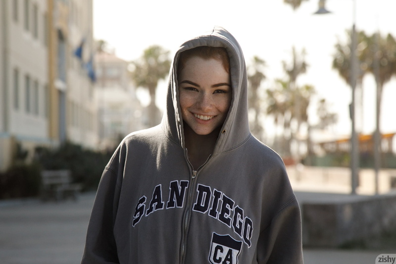 hoods, 1080P, Sabrina Lynn, freckles, zishy, photography, redhead, model, women