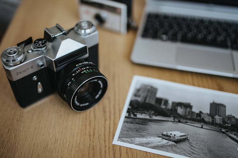 computer, table, Zenit, 4K, digital camera, computer equipment, photography, photographic equipment, single Object, wooden, photography Themes, photos