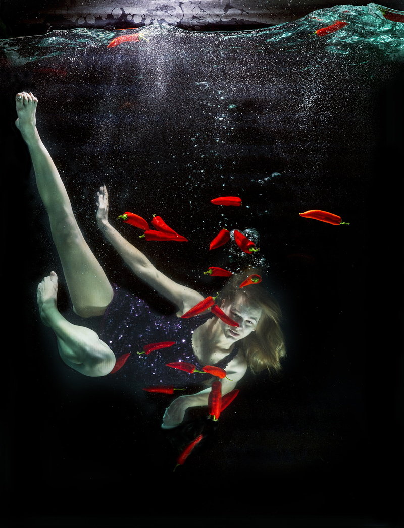fashion shoot, one person, body, human, art, undersea, dom, outdoors, vertebrate, under water, breath, design, people, tank, hair, opinions, beautiful