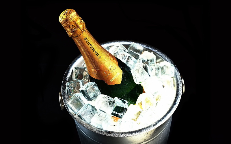studio shot, ice bucket, ice cube, close-up, champagne, black background, 1080P, refreshment, freshness, food and drink, citrus fruit, food, cold temperature