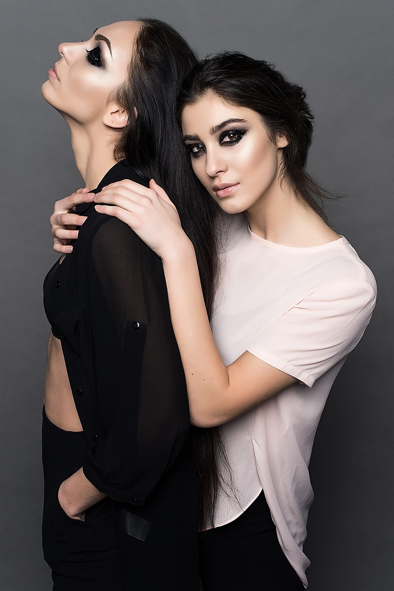 chiffon, two people, indoors, clothing, women, female, 5K, adult, crew, hairstyle, modern, fashion model, neck, embracing, shirt, beautiful woman, glamour
