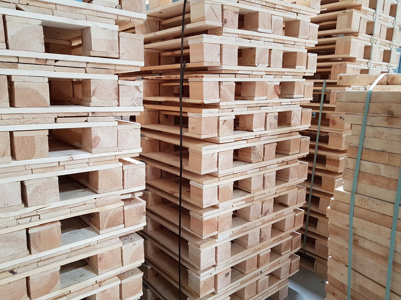 box, abundance, brown, industry, box - container, pallet, no people, wood - material, building, backgrounds, large group of objects, day, full frame, warehouse
