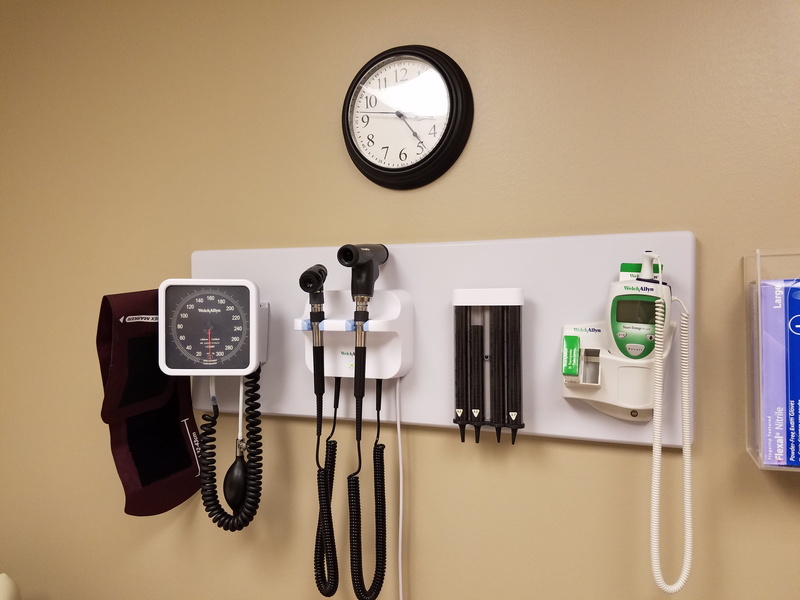 checkup, technology, equipment, doctors office, communication, retro styled, clock, clinic, connection, medical equipment, healthcare, wall clock, healthcare and medicine