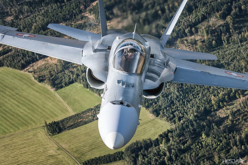 Cockpit, Pilot, ILS, Field, The Swiss air force, 1080P, Forest, F/A-18 Hornet, Fighter, HESJA Air-Art Photography