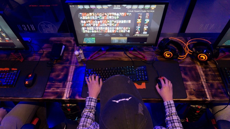 communication, transportation, people, player, control, night, casual, monitor, video games, esports, gamer, computer, 5K, technology, hand, body part