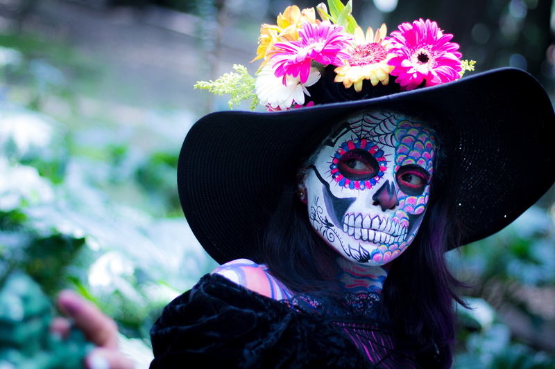 day, people, day of the dead, stage make-up, clothing, make up, lifestyles, face paint, sugar, human body part, woman, one person, looking at camera, horror