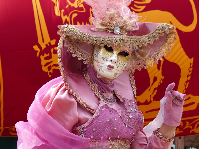 celebration, cultures, lifestyles, indoors, traditional clothing, costume, Mask, carnival, disguise, clothing, event, one person, real people, dancing