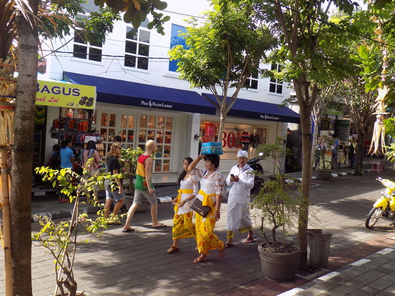 culture, architecture, males, traditional, balinese, traditional wear, indonesia, pray, females, group of people, men, girls, bali, hindu, city, child
